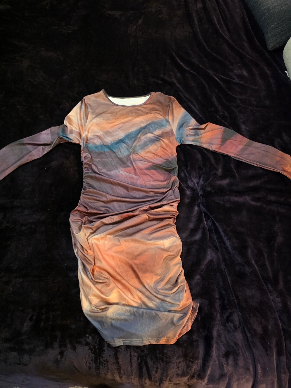 Long Sleeve Ruched Bodycon Dress in Sunset Print Size L